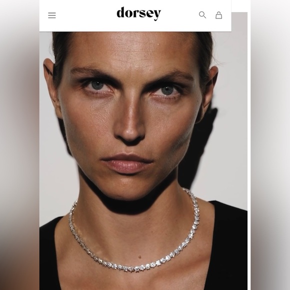 Dorsey

PETITE MARGUERITE, WHITE SAPPHIRE SILVER RIVIÈRE Necklace - Picture 7 of 8